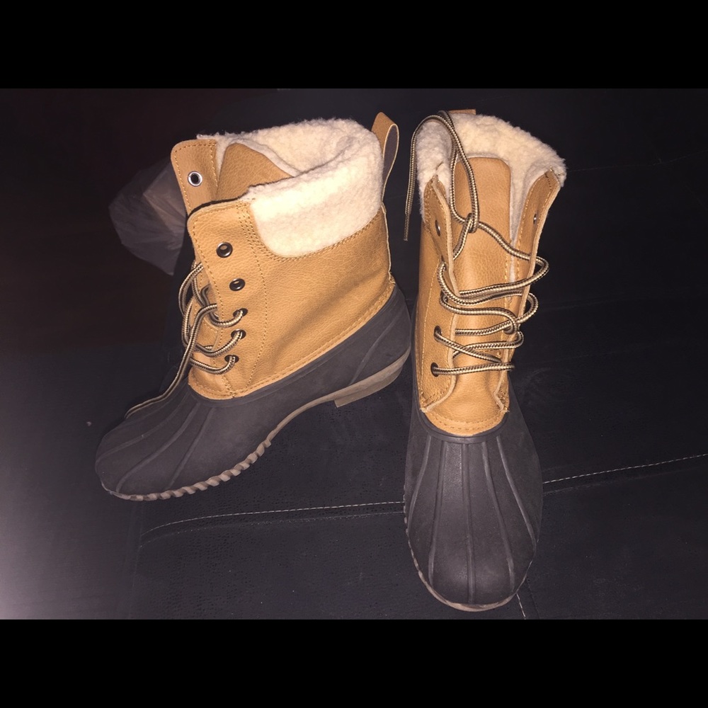 Duck boots